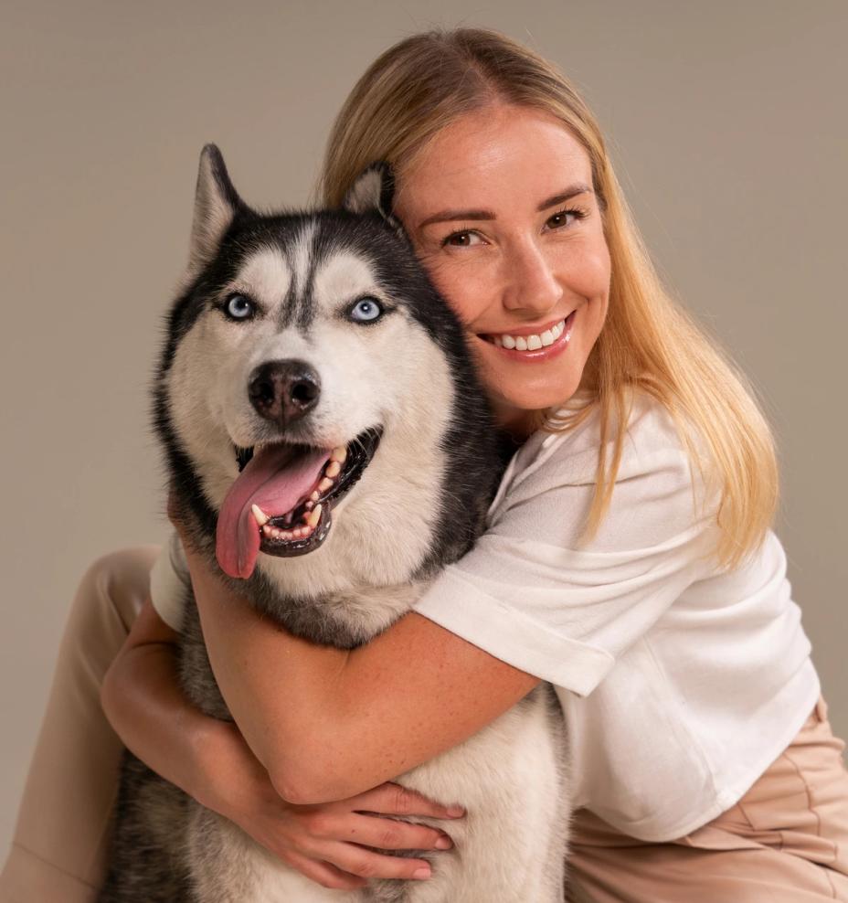 Девушка с собакой